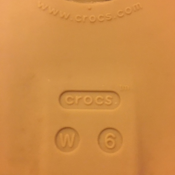 Croc Sandals Size 6W; NWOT - Picture 7 of 10